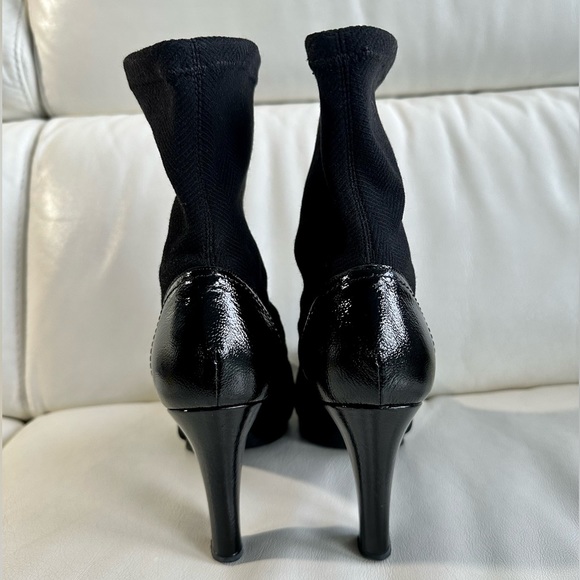 Vintage Donald J Pliner Black Patent and Fabric Boot 9 - Picture 4 of 9